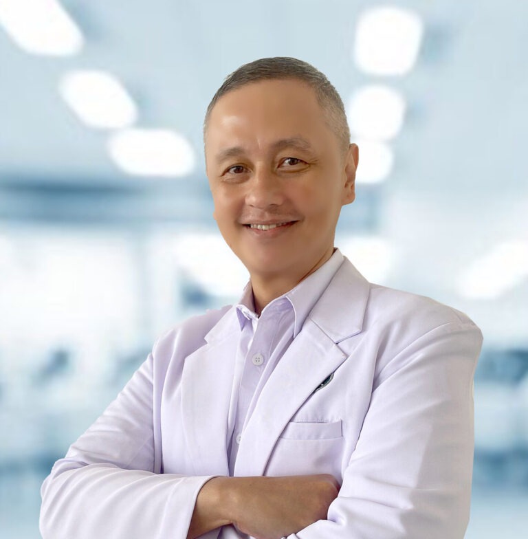 dr. Riadhi Yulianto., Sp.B.Subsp.Onk(K)., SE., MBA