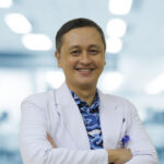 dr. Riadhi Yulianto., Sp.B.Subsp.Onk(K)., SE., MBA